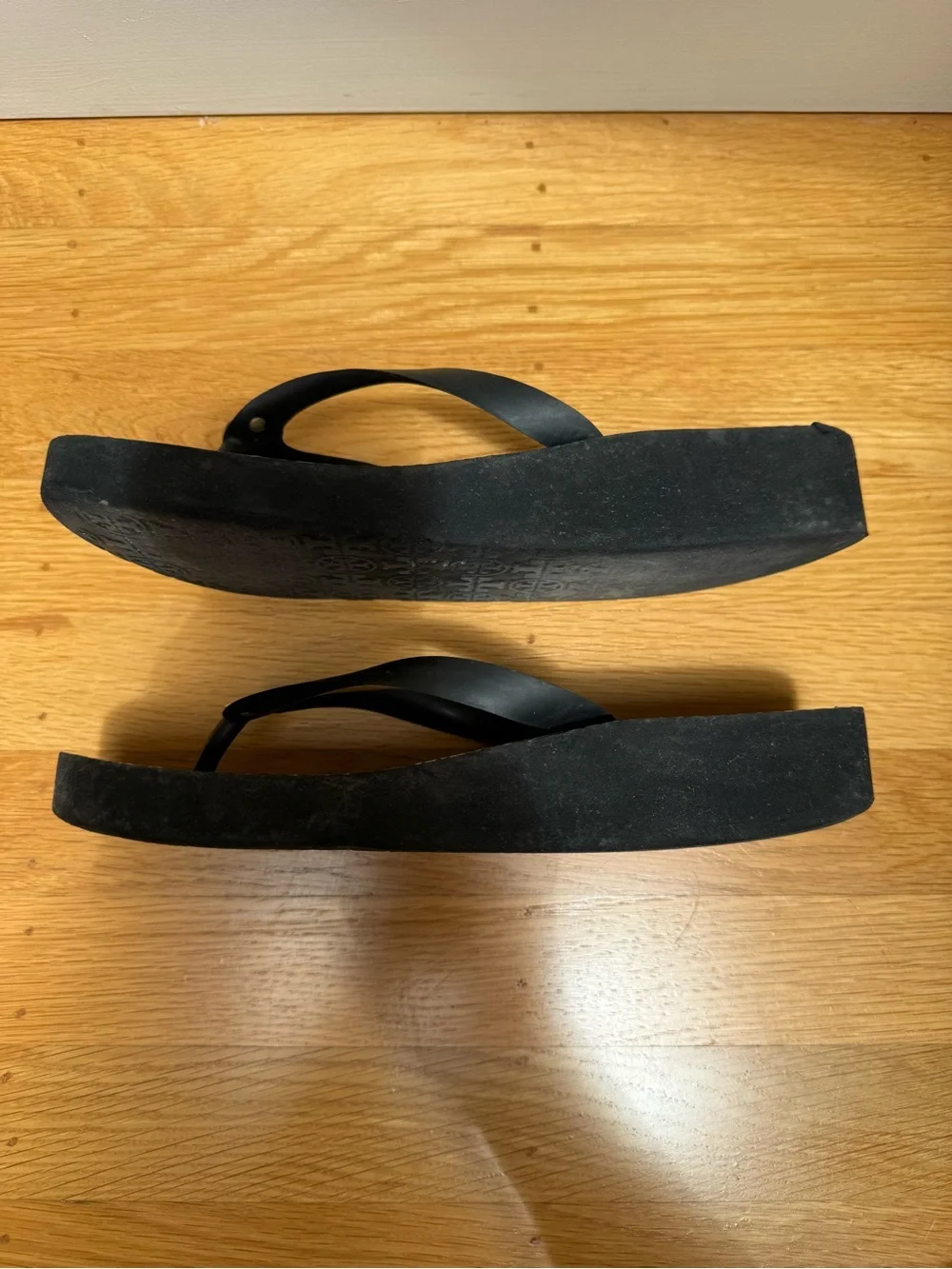 Tory Burch Wedge Flip Flops, size 8